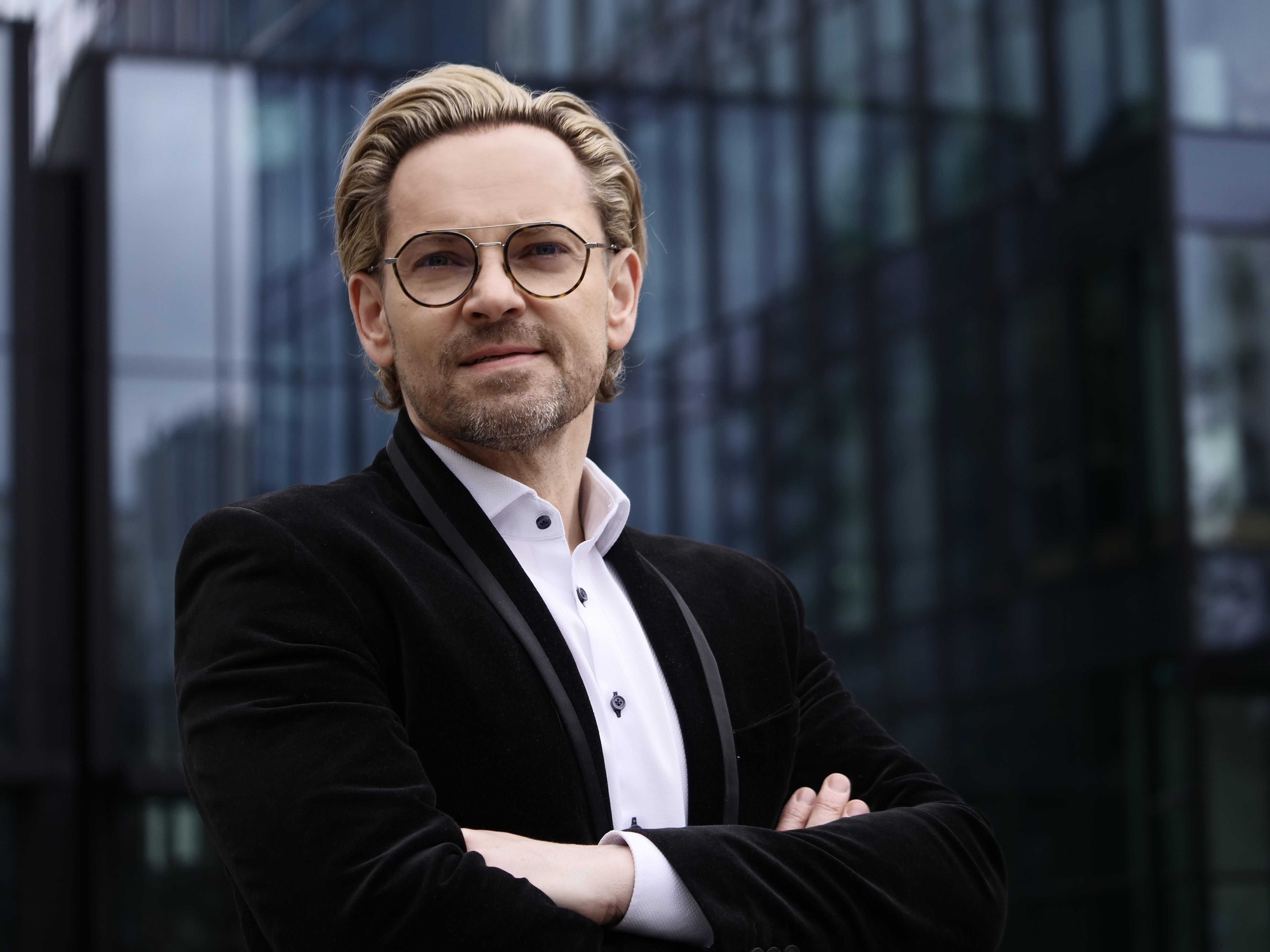 ARTUR SZCZĘSNY - CZŁONEK ZARZĄDU